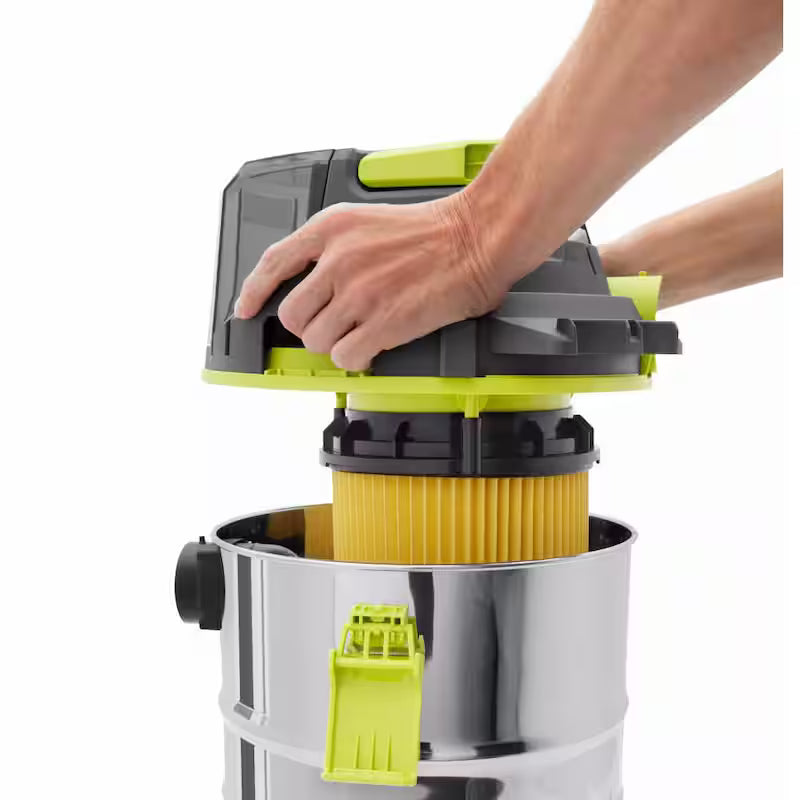 18V Cordless 4.75 Gal. Wet/Dry Vacuum Kit with Battery and Charger Z8744